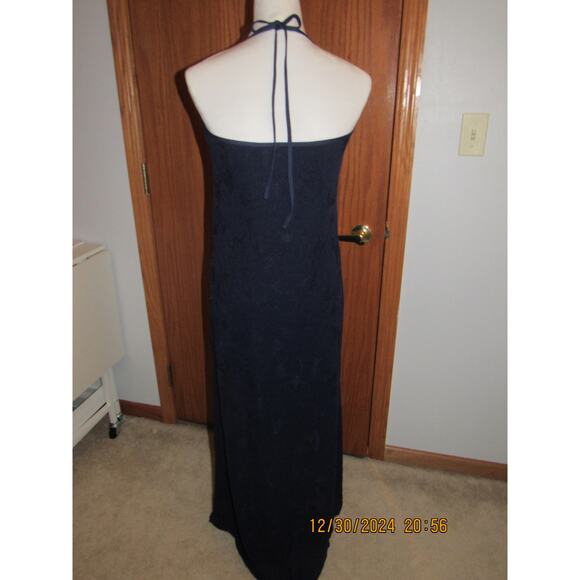 Sleek Navy Blue Dress – Medium, Floor-Length Elegance - Picture 2 of 9